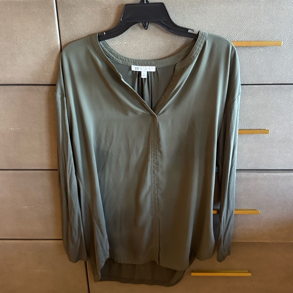DR2 Women's Sage Green Tunic Blouse